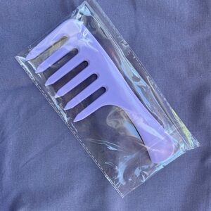 Monat small wide toothed comb